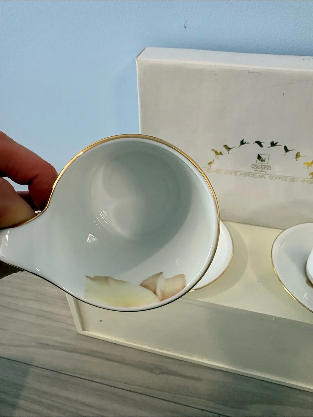 Naremoa Studio Collection White Porcelain Lily Coffee Cup Saucer Set Boxed 4pc